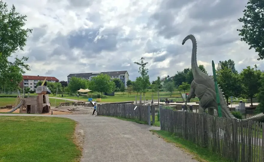 Dinosaurier im Himmelsgarten - Lohnt sich der Familienausflug?
