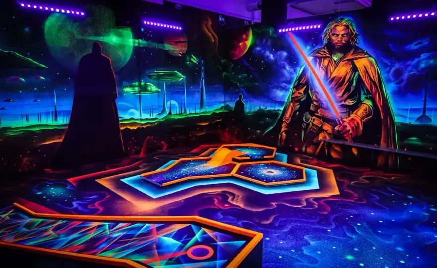 Schwarzlicht Minigolf - Das perfekte Familien-Erlebnis?