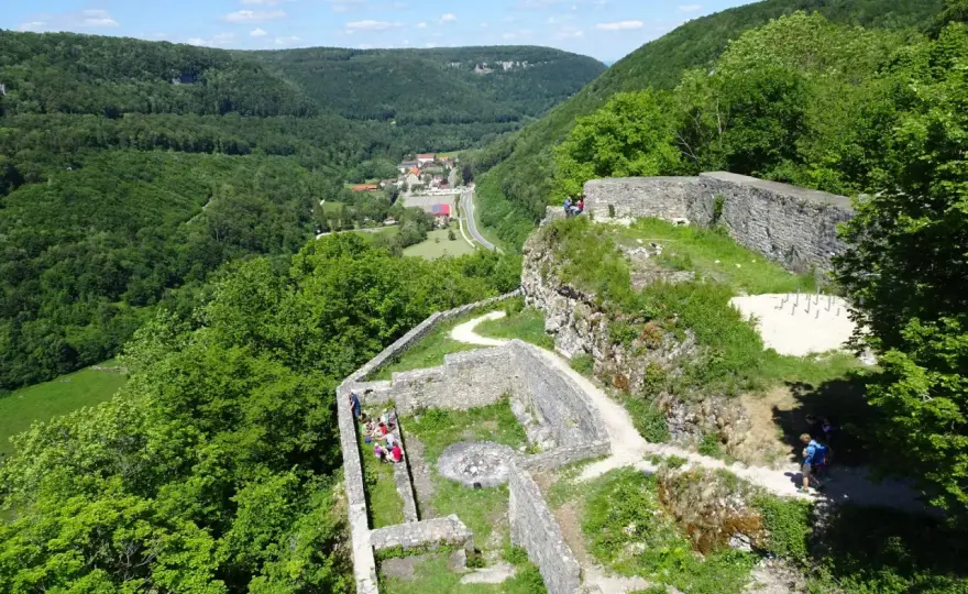 Burgruine Hohenwittlingen - Dein Guide für Besuch & Wanderung