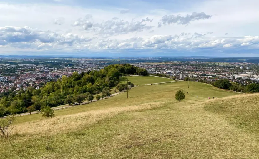 Achalm Reutlingen - Burgruine mit Panorama & Familientipps