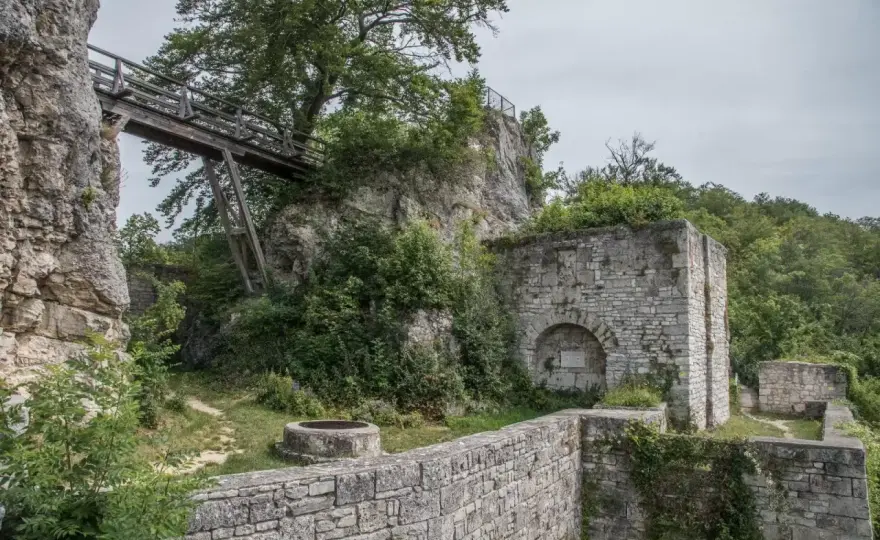 Burgruine Helfenstein - Geschichte, Aussicht & Familien-Tipps